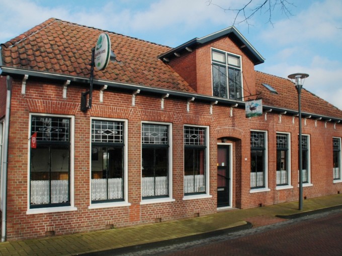 Slijterij/café/boerderij Roderwolde
