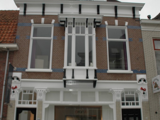 Winkel/woonhuis Meppel