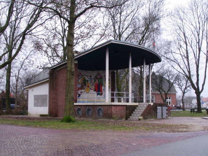 Muziekkoepel en pompinstallatie Emmen